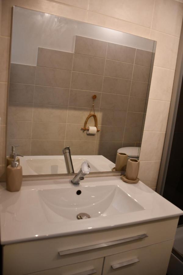 Le Patio H24,Cosy,Port,Plage,Wifi,Netflix Ла-Сейн-сюр-Мер Экстерьер фото